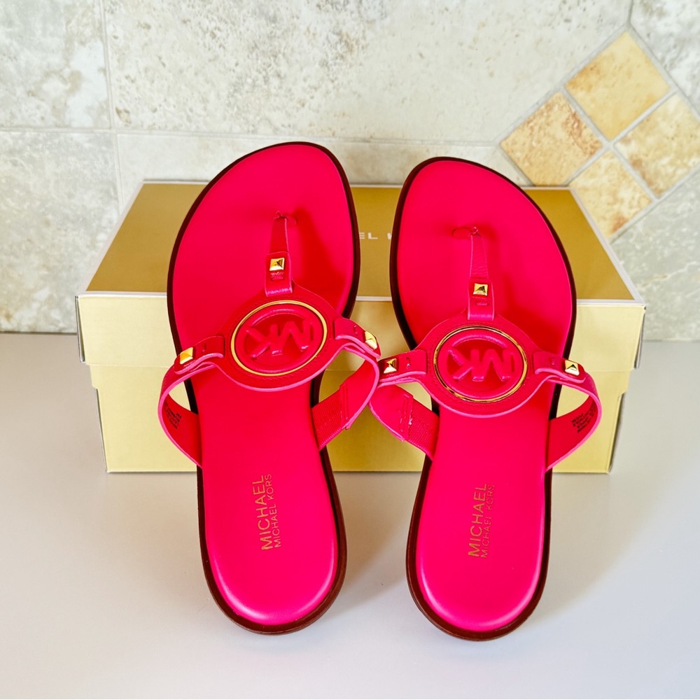 Michael Kors Aubrey Cut out Tumbled Leather Sandals Size 7M Electric Pink